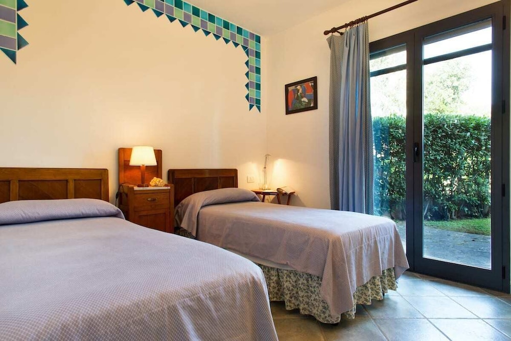 Vacation Home "Casa Magnolia San Pantaleo" With A/c, Garden & Terrace; Parking Available - Arzachena