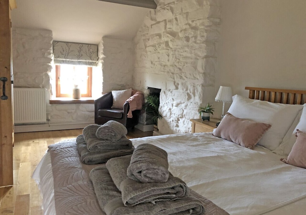 Ty Cerrig Cottage - Three Bedroom House, Sleeps 6 - North Wales