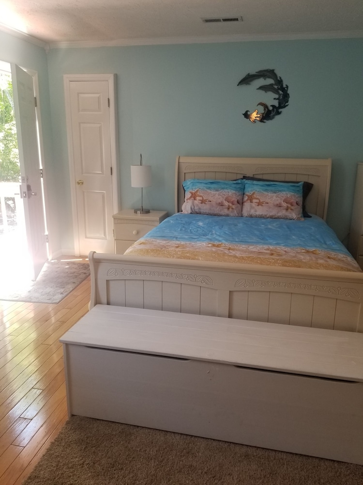 Private Room Minutes Away From The Beach And Downtown. - Wrightsville Beach, NC