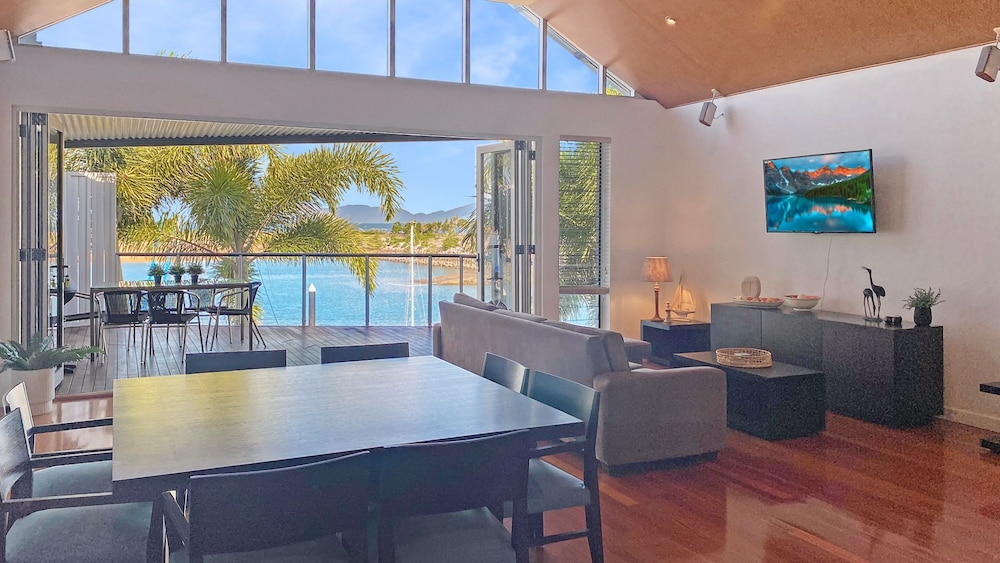 Waters Edge Townhouse 3 - Magnetic Island