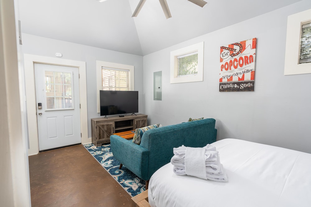 The Condon Carriage House By Stayduvet ! - Mount Pleasant, SC