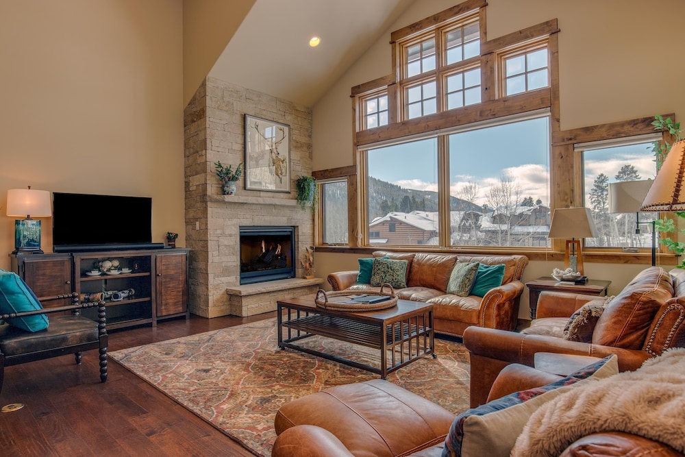 Luxury Townhome/private Garage/incredible Views/walk To The Lifts - Keystone, CO