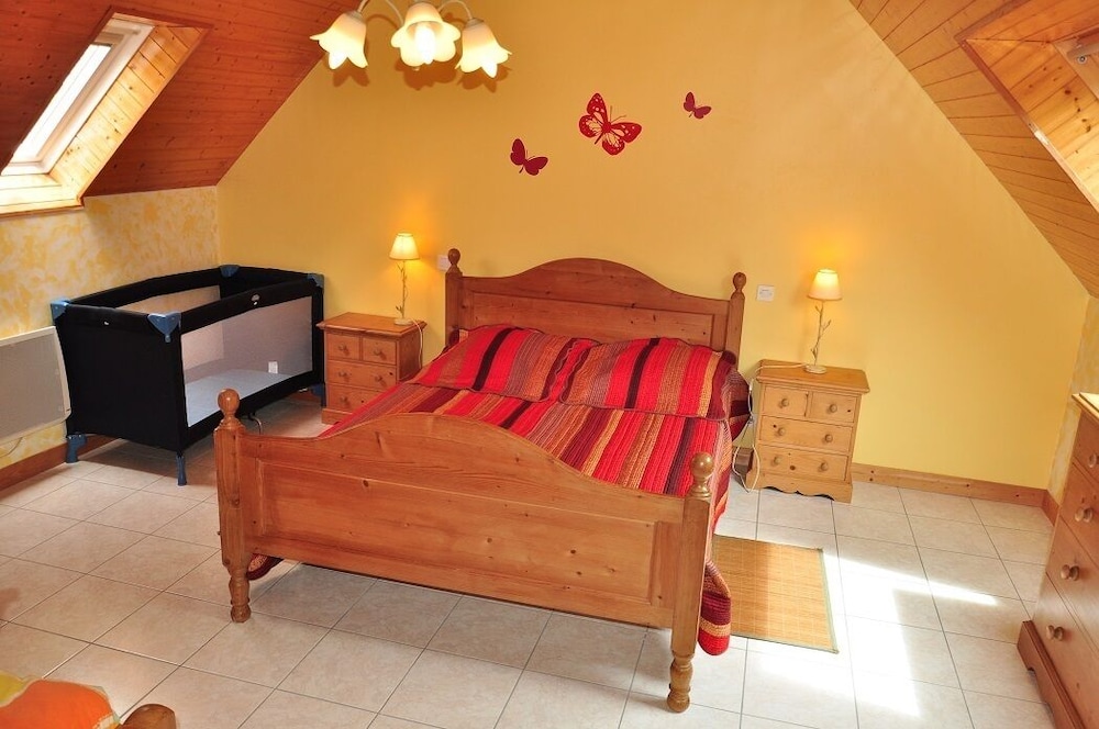 Cottage In Lopéau 4/6 People With Swimming Pool / Spa, Near The Sea, Tourist Activities - Locronan