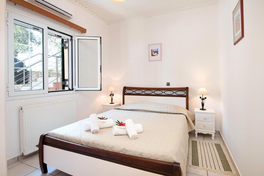 Villa Stephania - Six Bedroom Villa, Sleeps 11 - 帕克西島