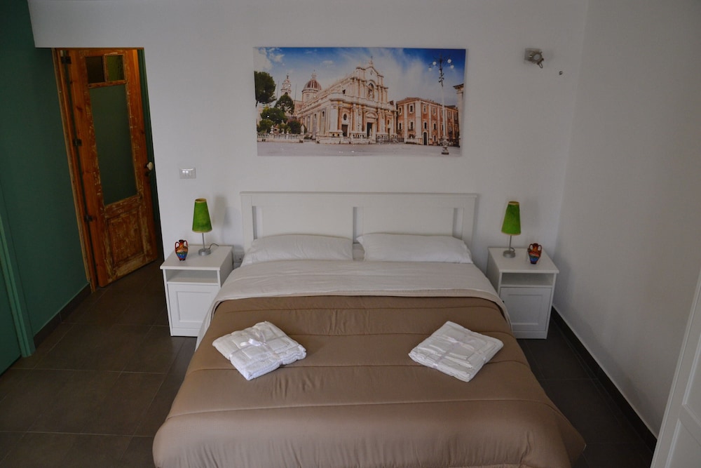 Cozy Apartment In The City Center- Sicilian Mood - Aci Castello