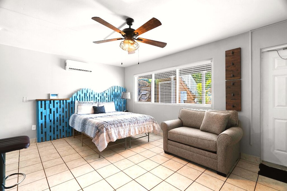 🌇 Bbr #11, Steps To The Beach, Htd Pool, 2 Bed Apt W/kitchen,1 King & 2 Queens! - Florida