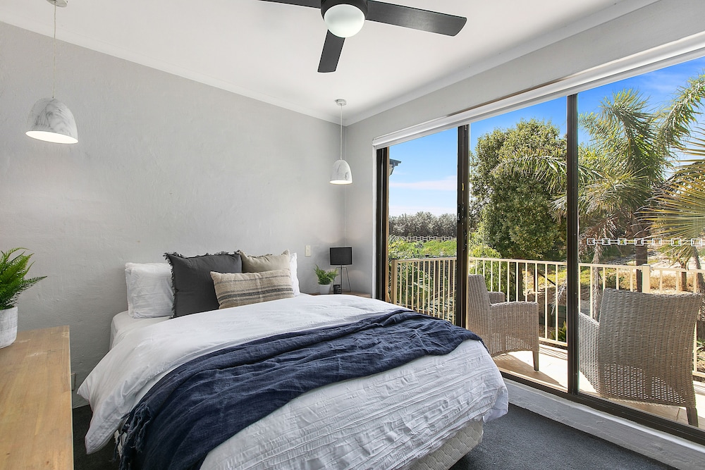 Stay “Between The Surf Flags” As The Perfect Family Beach Hideaway - Tuggerah