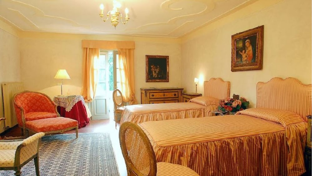 Venetian Villa Of 1500 Surrounded By A Large Park With Private Swimming Pool. Strategic Position For - Castelfranco Veneto