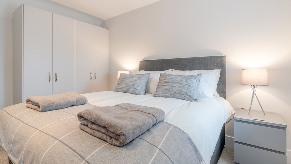 Maple House - Sleeps 9 Guests  In 5 Bedrooms - Moreton-in-Marsh