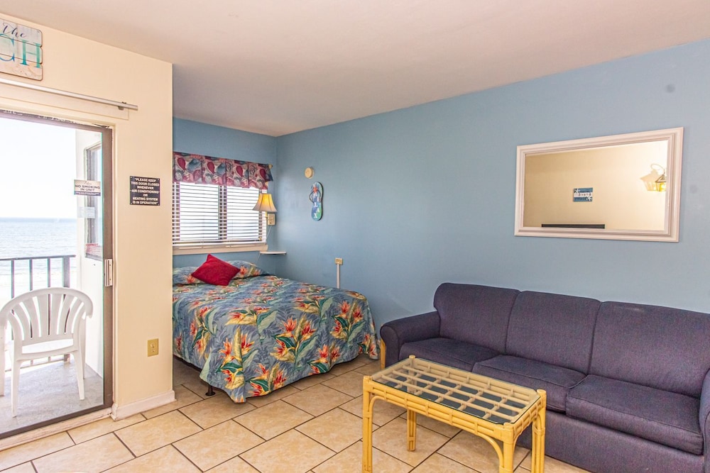 Direct Ocean Front Studio With Endless Views  Palace Resort 302 - Surfside Beach, SC