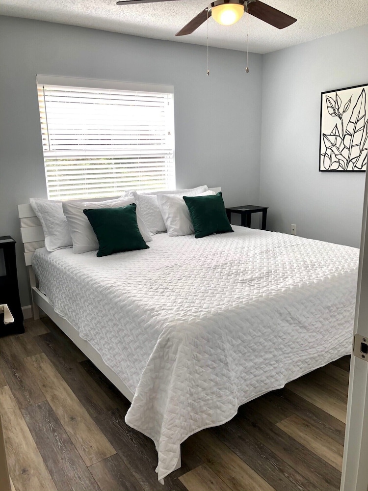 Fully Renovated Home In Downtown Clermont - クラモント, FL