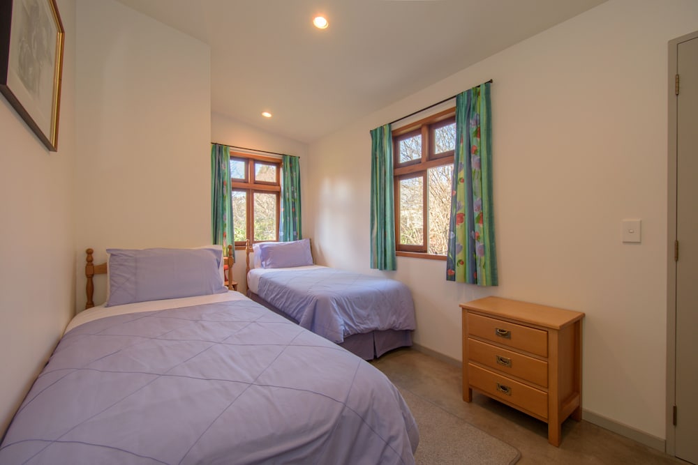 Lovely Two-bedroom Cottage Below Coronet Peak - Queenstown, New Zealand