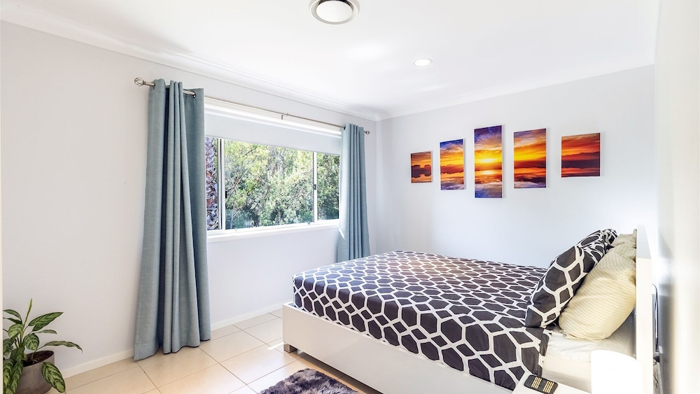 1/75 Rocky Point Road  Fantastic Holiday Home With - Nelson Bay