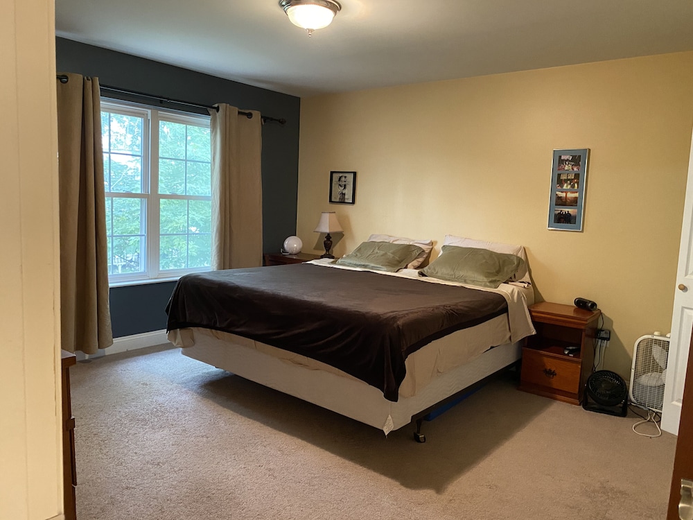 Comfy, Open Floorplan Within Walking Distance Of Maplewood - River City Casino Hotel
