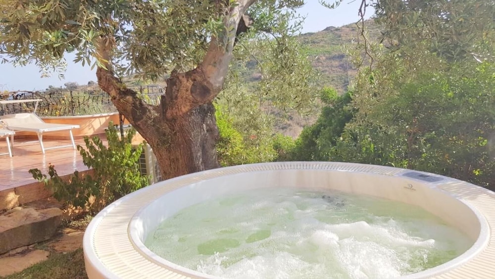 Villa Ludduì L With Hydromassage Pool - San Teodoro, Sicily