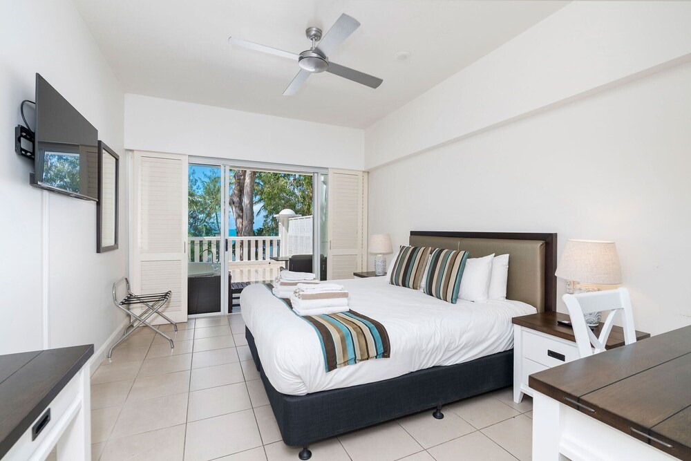 Palm Cove Beach Club 2 Bedroom Apartment - Clifton Beach