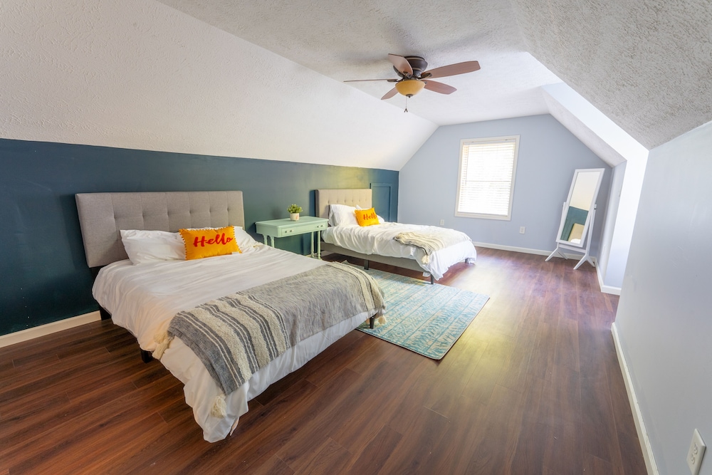4 Bedroom House (Sleeps 10) All The Amenities Of Rumbling Bald Resort! - Lake Lure, NC