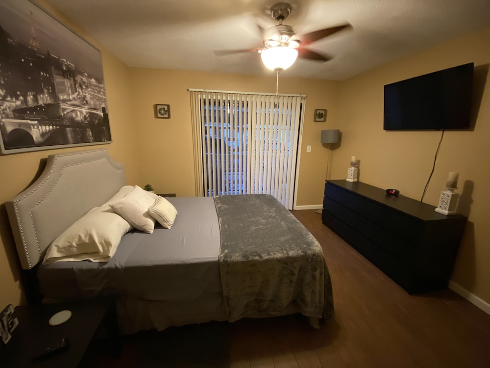Mesa Condo, Dog Friendly, Heated Pool And Spa, Private Laundry, And Gym Access. - Chandler, AZ