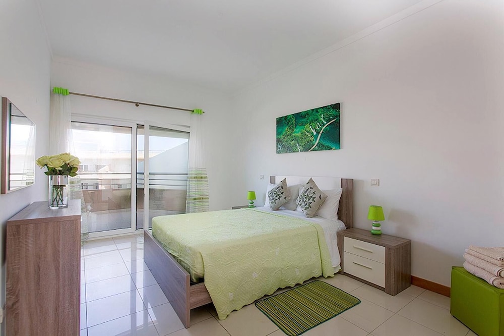 Albufeira Beach Apartment With Sea Views Of The Bay All The Way To The Old Town - Albufeira