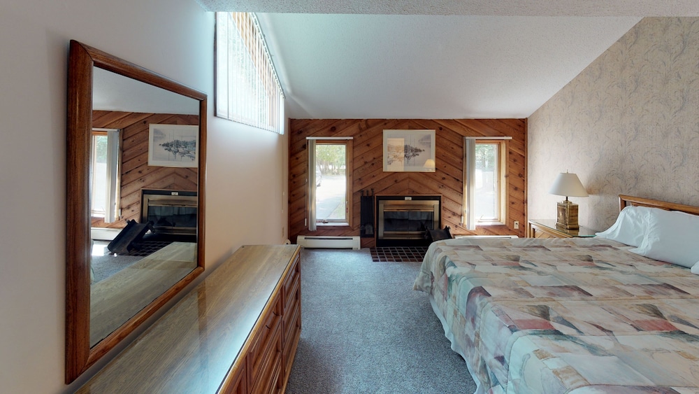 Harbor Cove! 5 Bedroom! #82 Ski, Golf, Shop! - Petoskey, MI