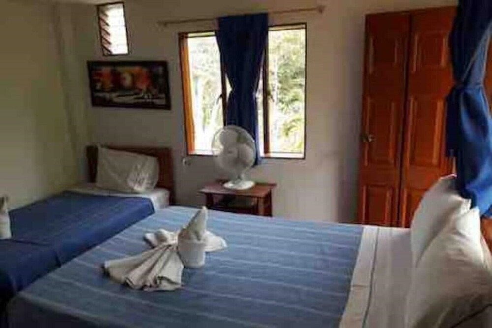 Habitación Triple En Hermoso Hotel Campestre - San Gil, Colombia