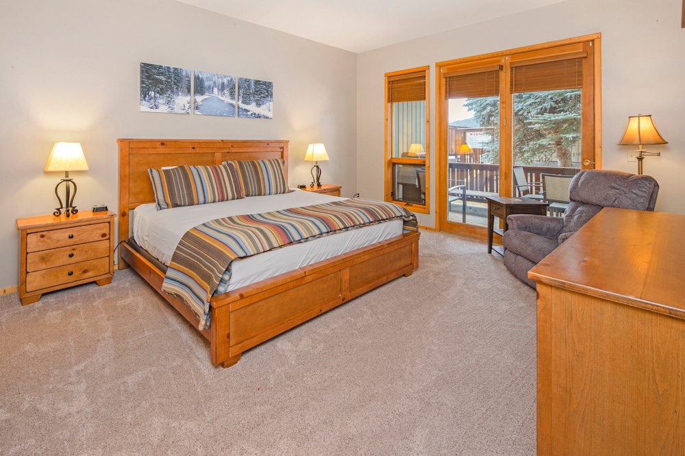 Home On Big Sky Golf Course W/fireplace & Community Pool/hot Tub -The Lone Peak Lookout - Big Sky, MT