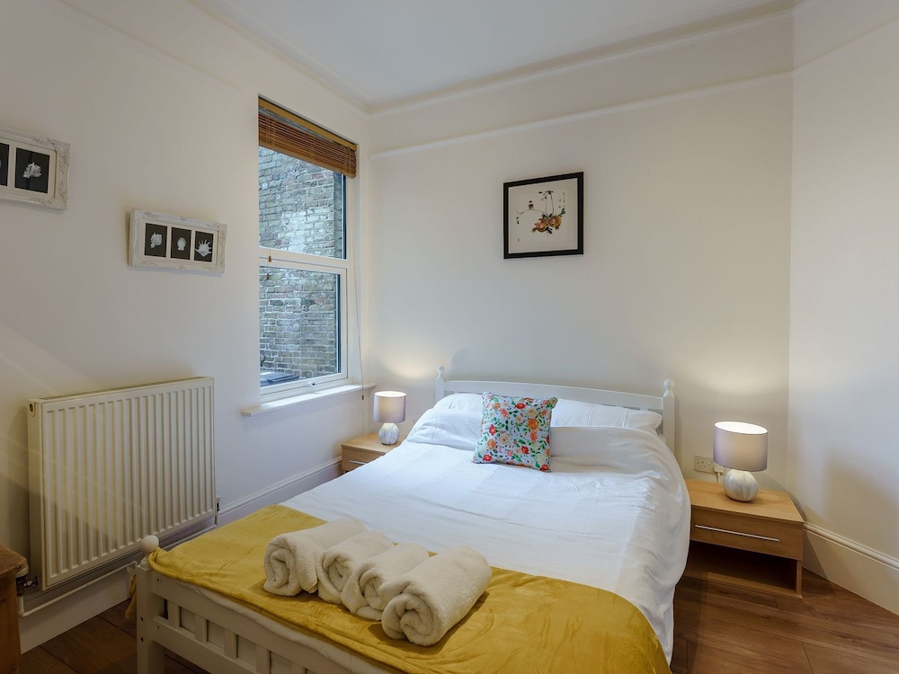 2 Bedroom Accommodation In Broadstairs - Joss Bay