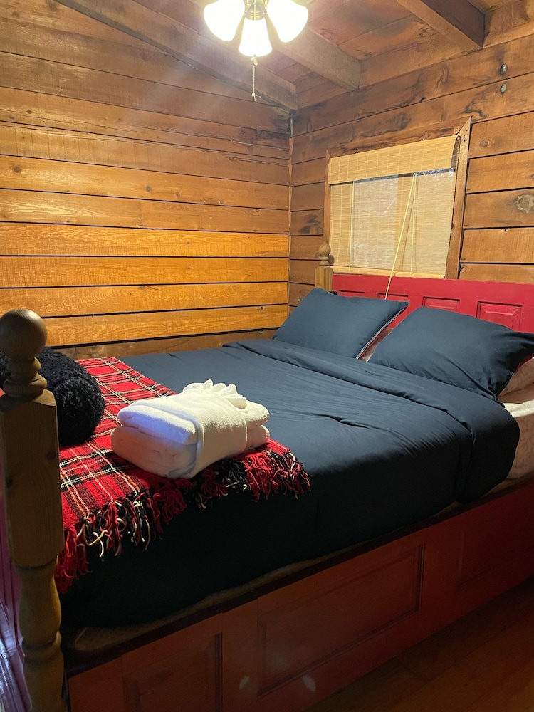 Couples Getaway Cozy Cabin By Trails In Blue Ridge - Blue Ridge, GA