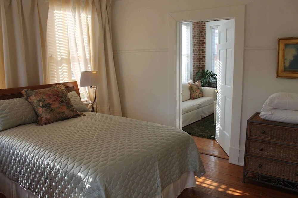 Artloft Historic Loft Apartment Located In The Heart Of Downtown Beaufort - ビューフォート, SC