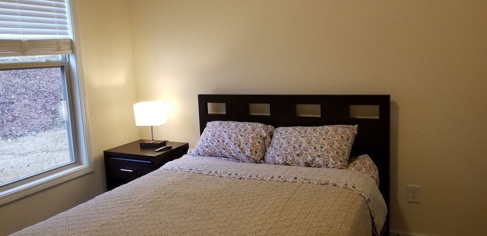 Comfortable Rooms In A House - Close To Downtown Atlanta And Hw (I-85 And I-285) - Dunwoody, GA