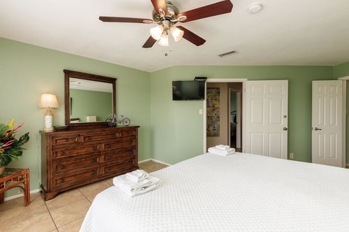 Great Waterfront Escape Cspn209-two Bedroom Overlooking The Canal & Pool - Corpus Christi, TX