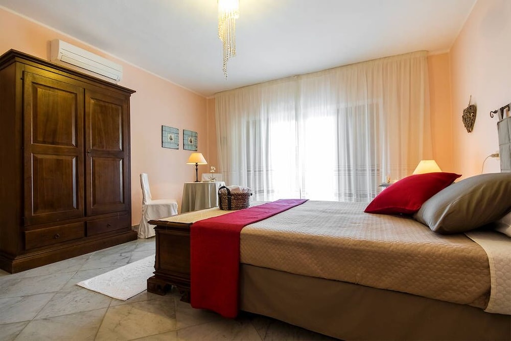 Villa Iole Apartments - Carloforte