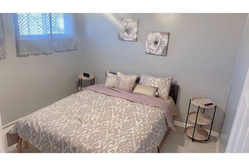 Kirkwood, MO Villas and Beach house Best Price on cozycozy