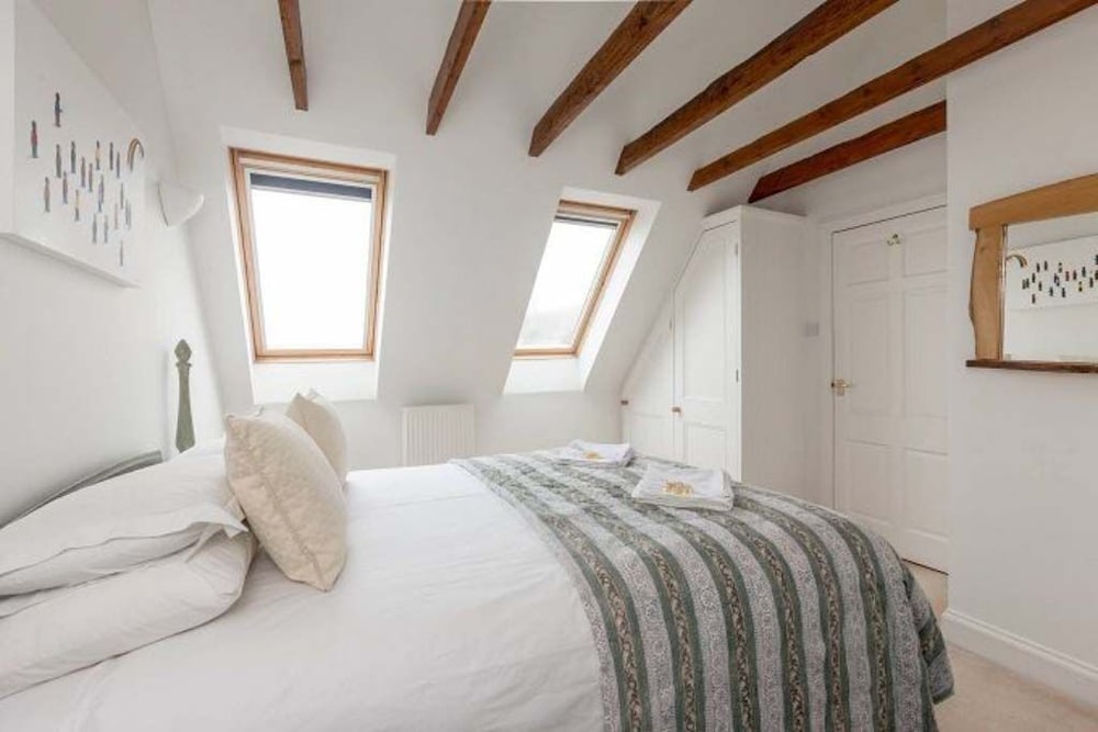 19 Shoregate -  A Cottage That Sleeps 11 Guests  In 6 Bedrooms - Crail
