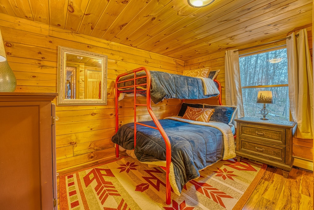 Campton Cabin - Log Cabin Home In White Mountains - Campton, NH