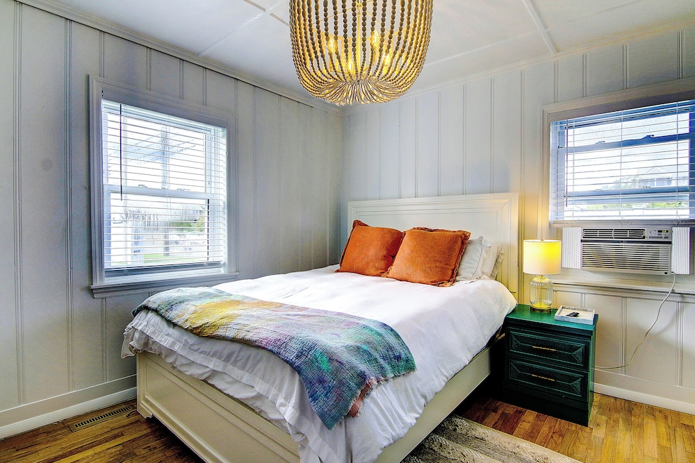 Newly Renovated Dewey Beach Cottage, 150 Yds From The Beach, Private Beach!! - Dewey Beach, DE