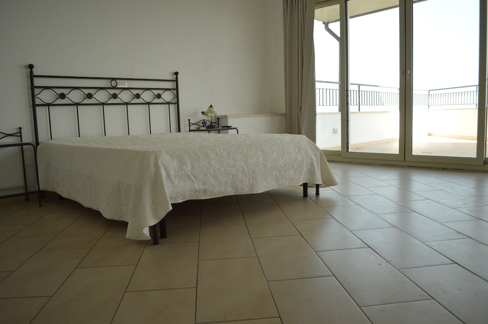 Bed And Breakfast Affacciato Sul Golfo Di Taormina - Roccalumera