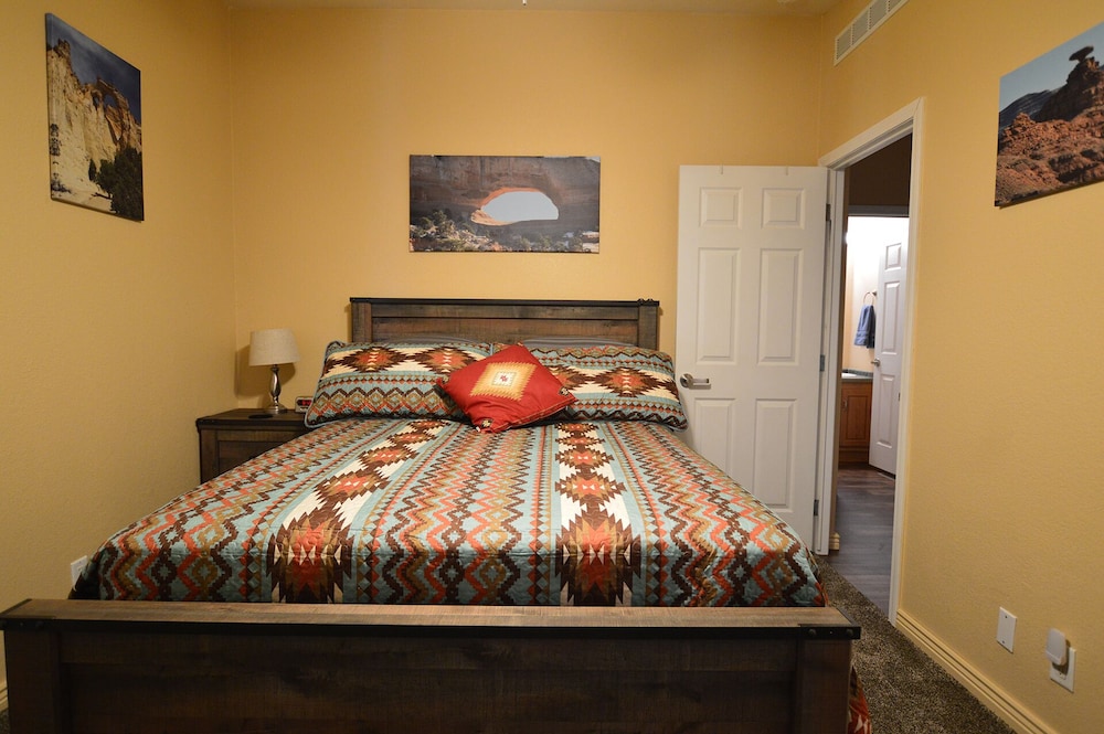 5 Bedroom 3 Bath Home Close To Antelope Canyon, Horseshoe Bend And Lake Powell! - Lake Powell