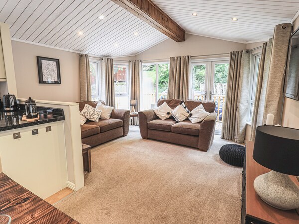 Tarn End Lodge, Family Friendly, With A Garden In Windermere - Ambleside