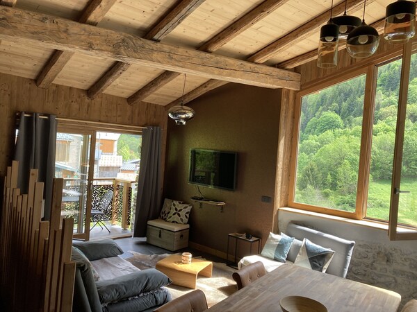Duplex With Shared Sauna, Mountain View Balcony And Ski Shuttle 5 Minutes Away - Trois Vallées