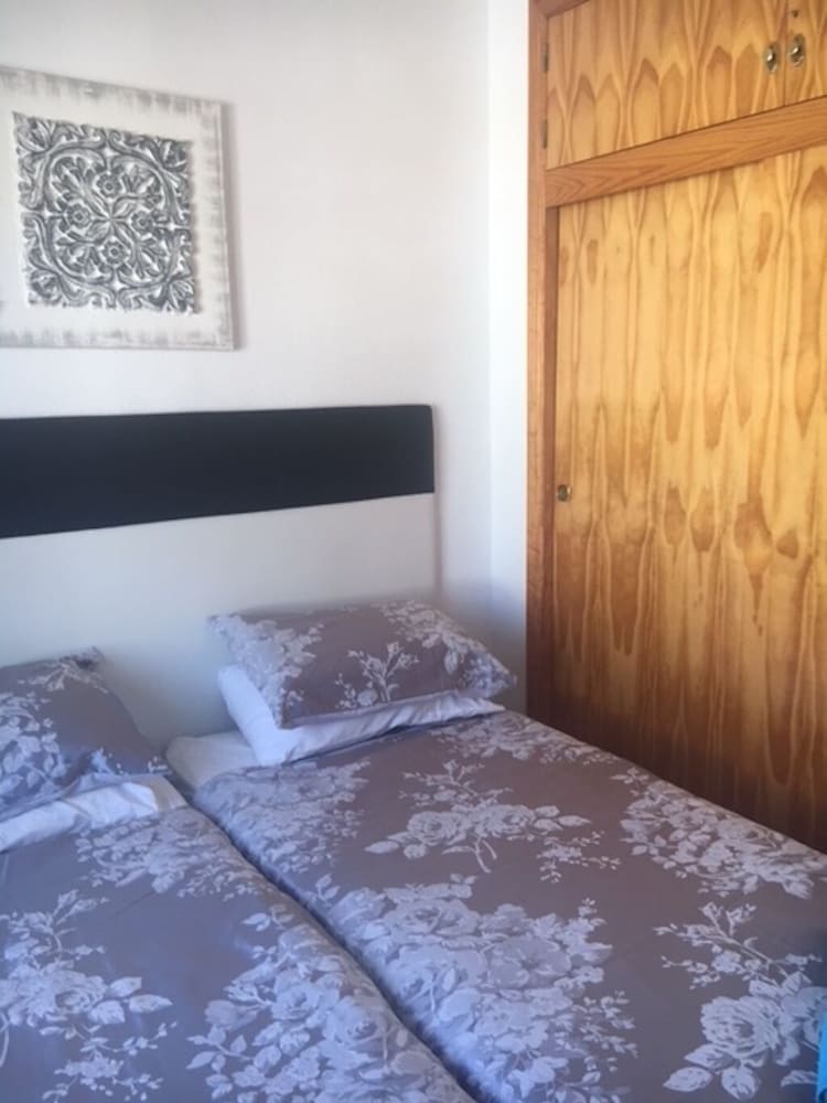 Ideal Family Apartment Sleeps 4 - Playa Flamenca