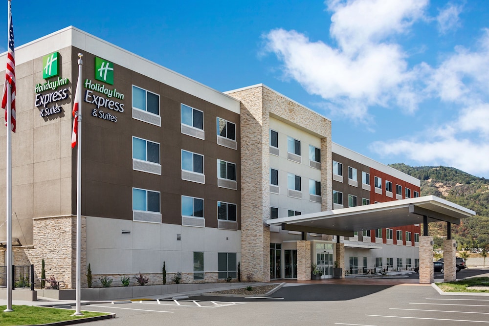 Holiday Inn Express & Suites Ukiah - Ukiah, CA
