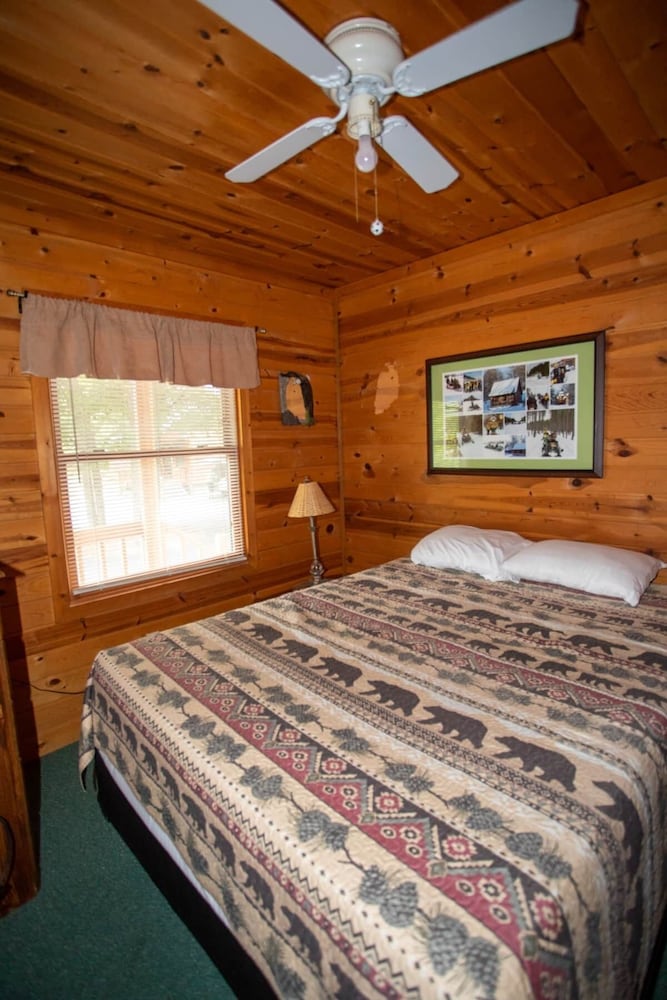 Cabin 2332 - Small Log Cabin Inside Private Resort - Gaylord, MI