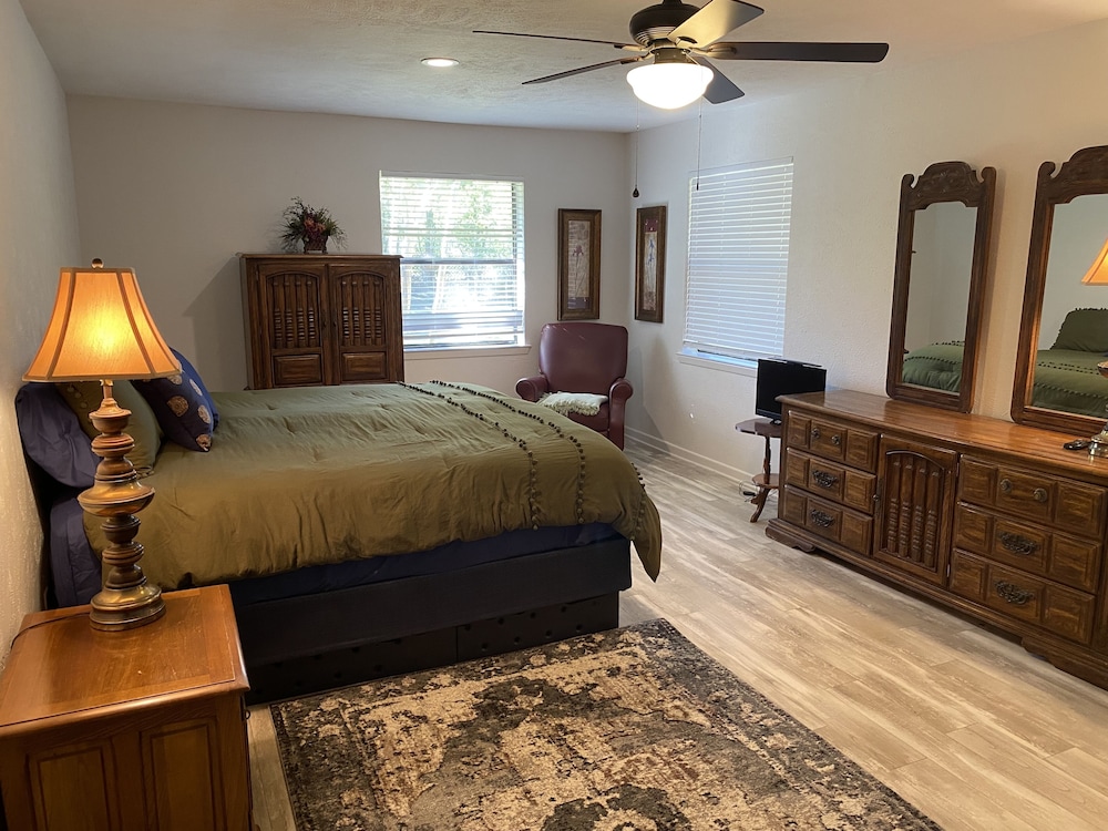 2 Master Suites, So Spacious!  Separate Office - Garland, TX
