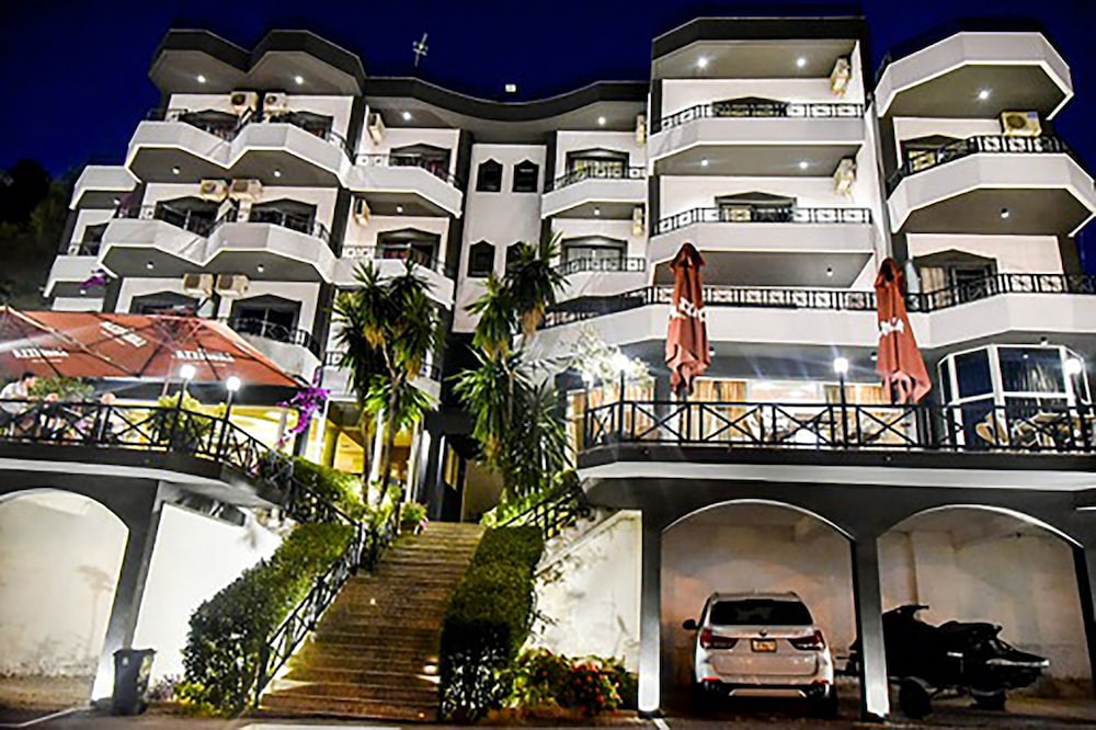 Privé City Hotel - Saranda