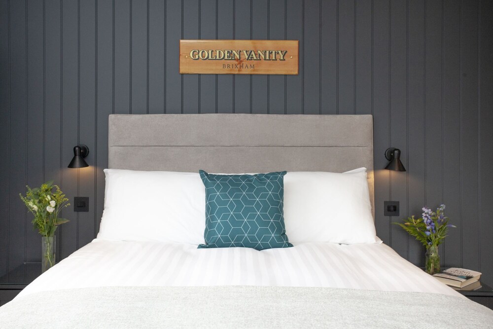 Golden Vanity, Maritime Suites -  A Suite That Sleeps 2 Guests  In 1 Bedroom - Brixham