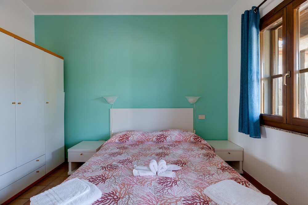 Vakantiehuis 'Residenza Solemar - App 13' Met Uitzicht Op Zee, Wi-fi, A/c - Bosa