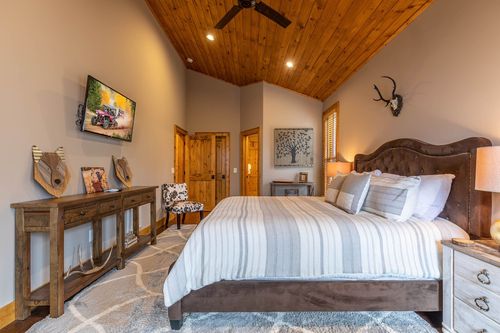 Roan Mountain State Park, Roan Mountain airbnb, hotels and vacation