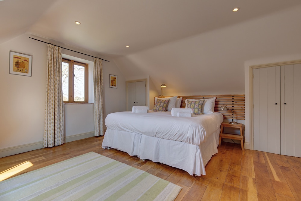 Riding Stable - Sleeps 6 Guests  In 3 Bedrooms - 홀트