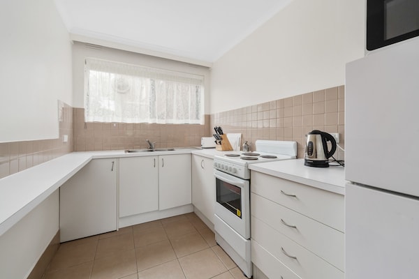 2 Bedroom Apartment, 5 Minute Walk Beach And Shopping Centre - Lyndhurst